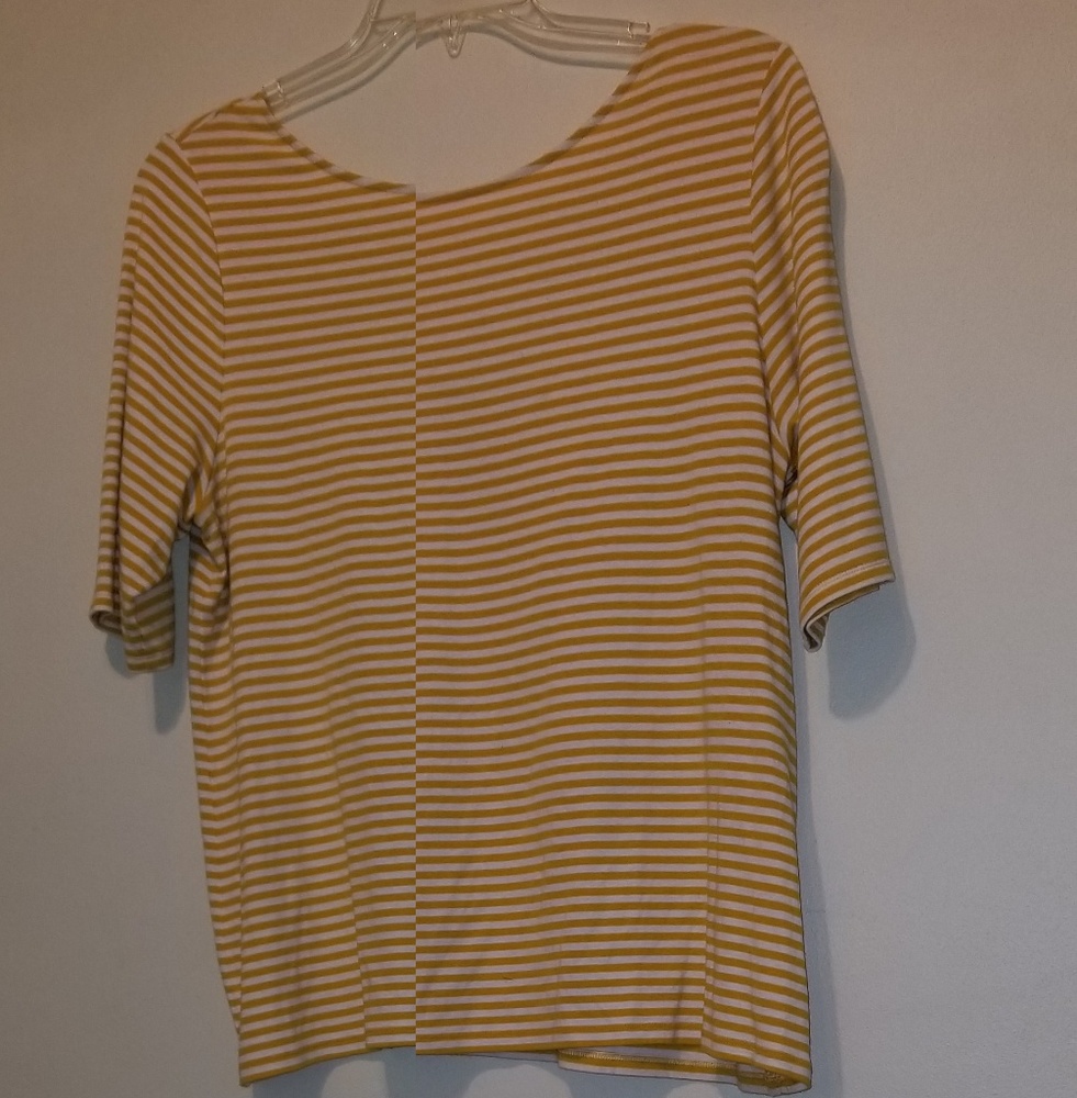 Old Navy Tee$